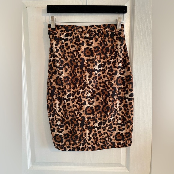 Leopard Print Wrap Mini Skirt - Picture 4 of 4
